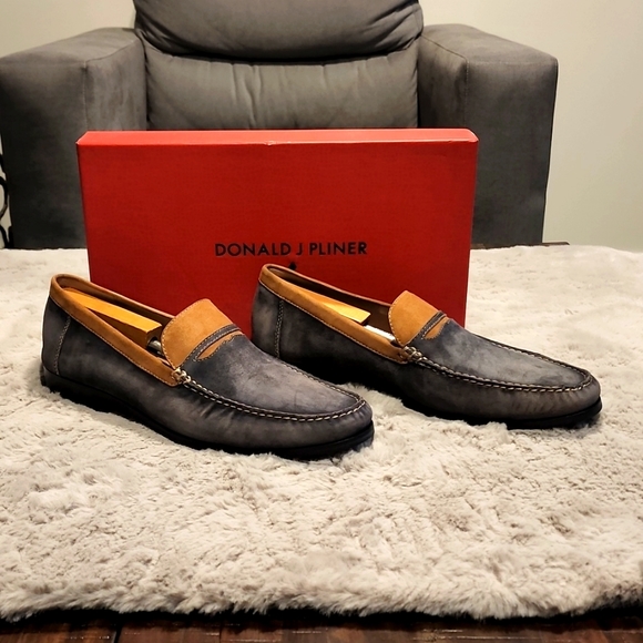 Men's Donald J Pliner Distressed Blue&Tan Loafers (New) Size 12 - Picture 3 of 4